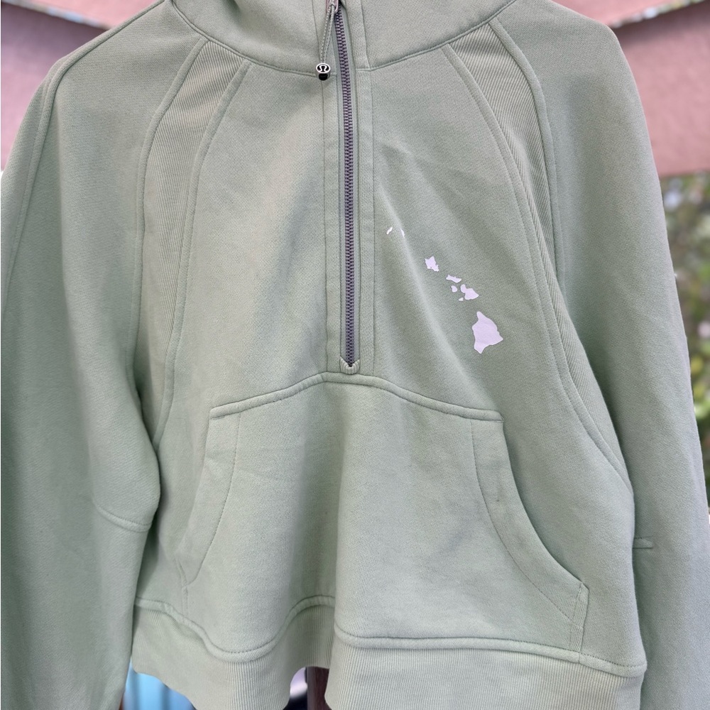 lululemon athletica women’s Scuba Half-Zip Hoodie. Size M/L. Hawaiian Islands.